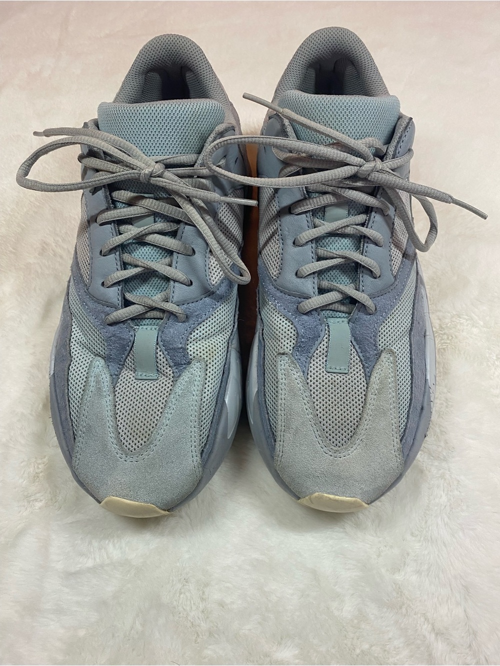 Yeezy Light Gray Knit Sneaker Interior Detail